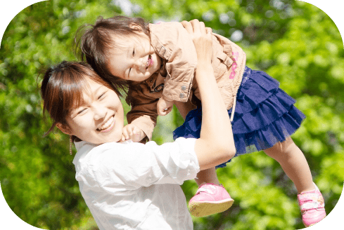 笑顔の母娘